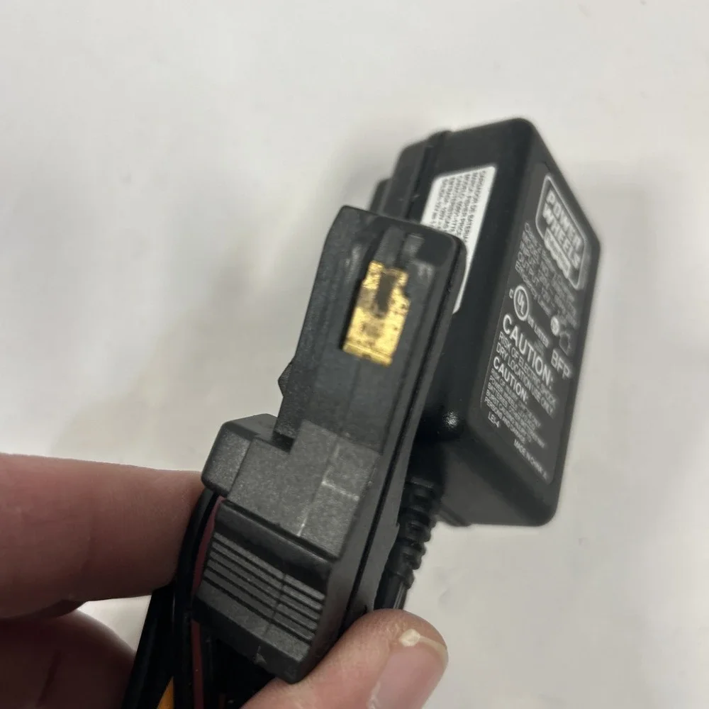 Power Wheels 00801-1778 Fisher Price 12V 1 amp‎ Charger For grey Battery cube